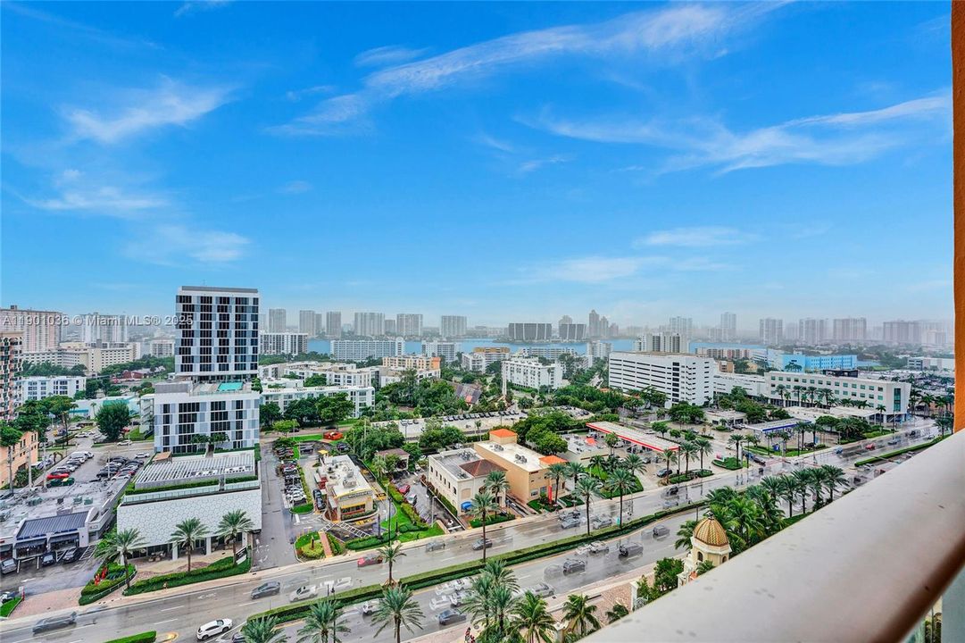 For Rent: $39,900 (4 beds, 6 baths, 4609 Square Feet)