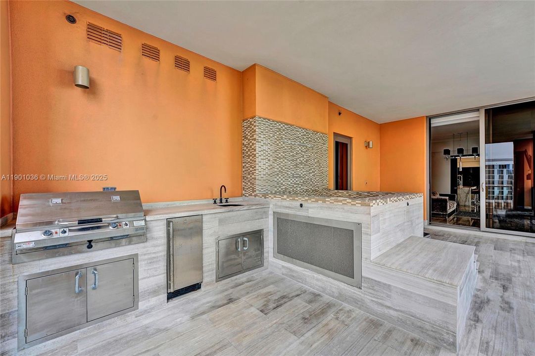 For Rent: $39,900 (4 beds, 6 baths, 4609 Square Feet)