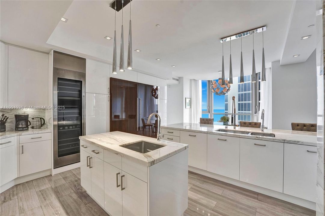 For Rent: $39,900 (4 beds, 6 baths, 4609 Square Feet)