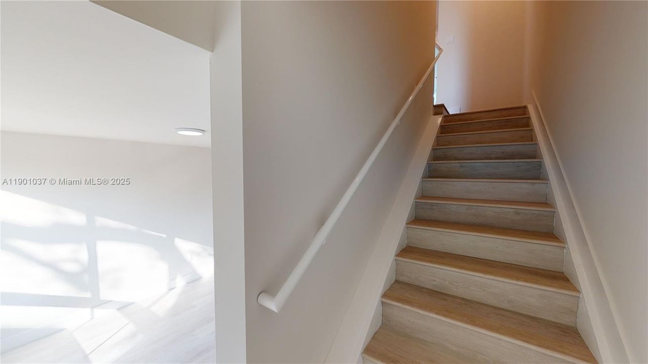 For Rent: $2,800 (2 beds, 2 baths, 1273 Square Feet)