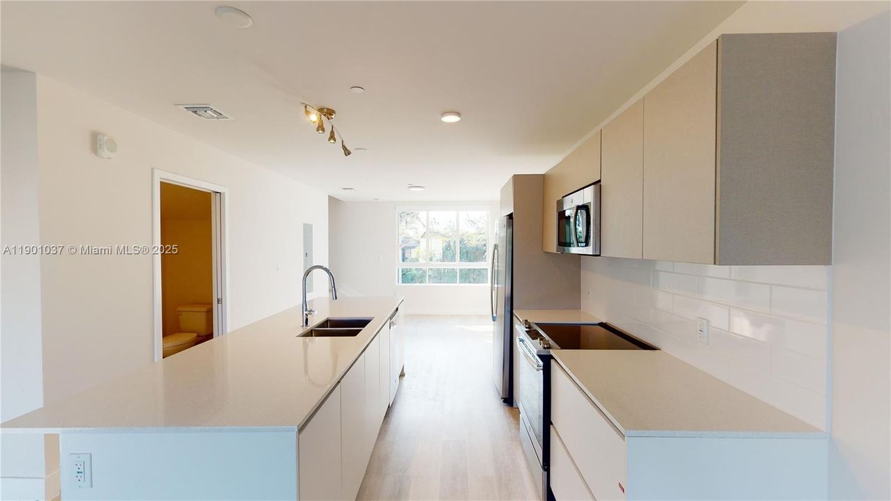 For Rent: $2,800 (2 beds, 2 baths, 1273 Square Feet)