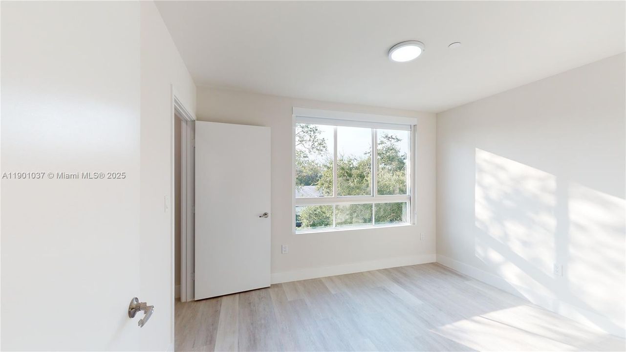 For Rent: $2,800 (2 beds, 2 baths, 1273 Square Feet)