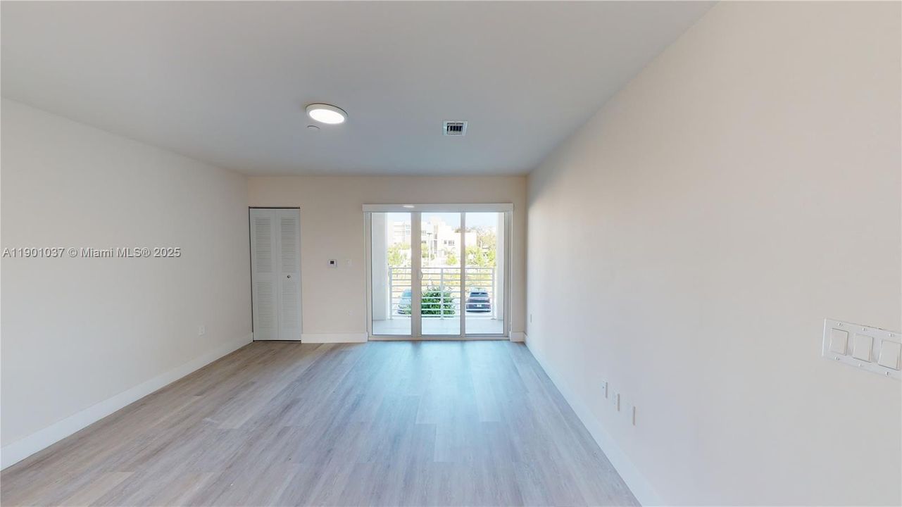 For Rent: $2,800 (2 beds, 2 baths, 1273 Square Feet)