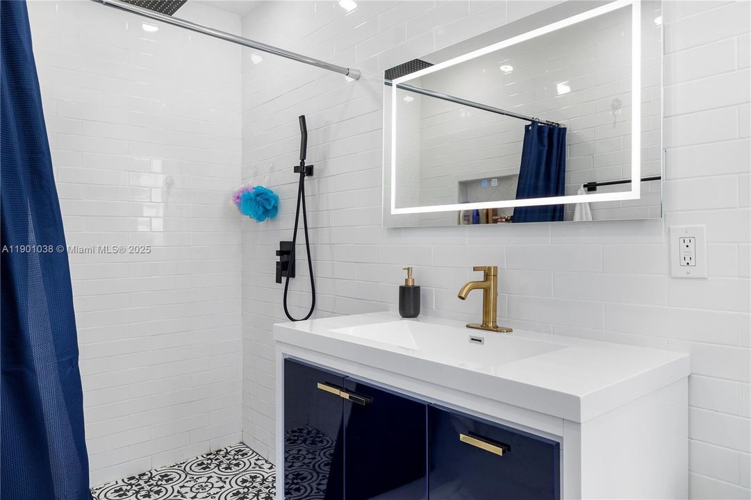 For Rent: $7,500 (3 beds, 2 baths, 1492 Square Feet)