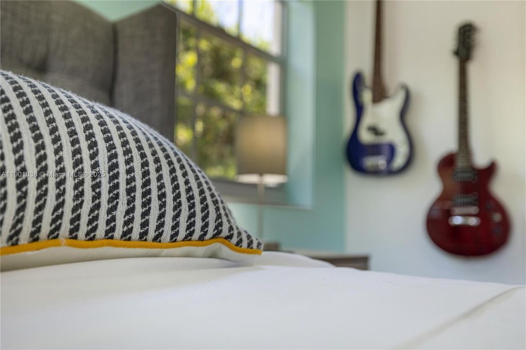 For Rent: $7,500 (3 beds, 2 baths, 1492 Square Feet)