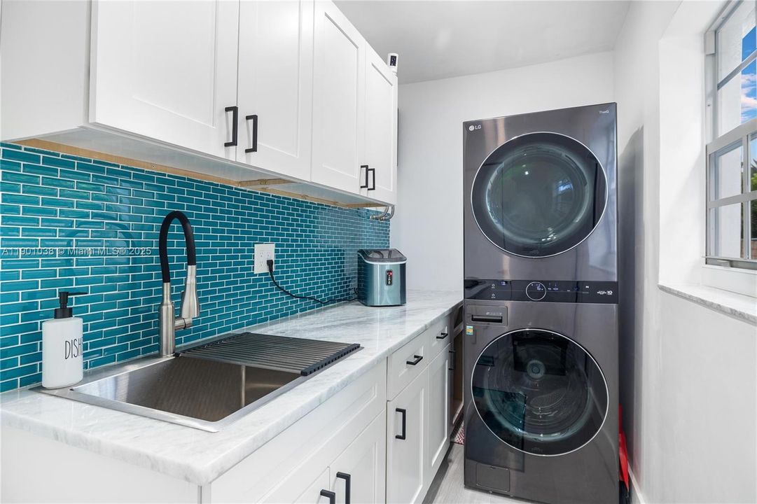 For Rent: $7,500 (3 beds, 2 baths, 1492 Square Feet)