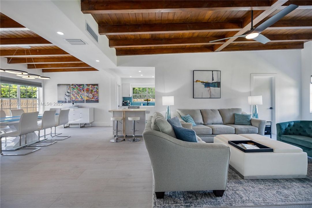 For Rent: $7,500 (3 beds, 2 baths, 1492 Square Feet)