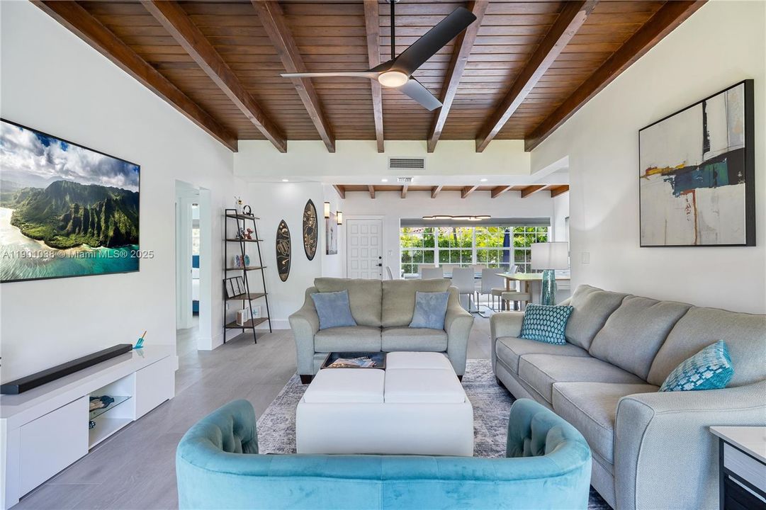 For Rent: $7,500 (3 beds, 2 baths, 1492 Square Feet)