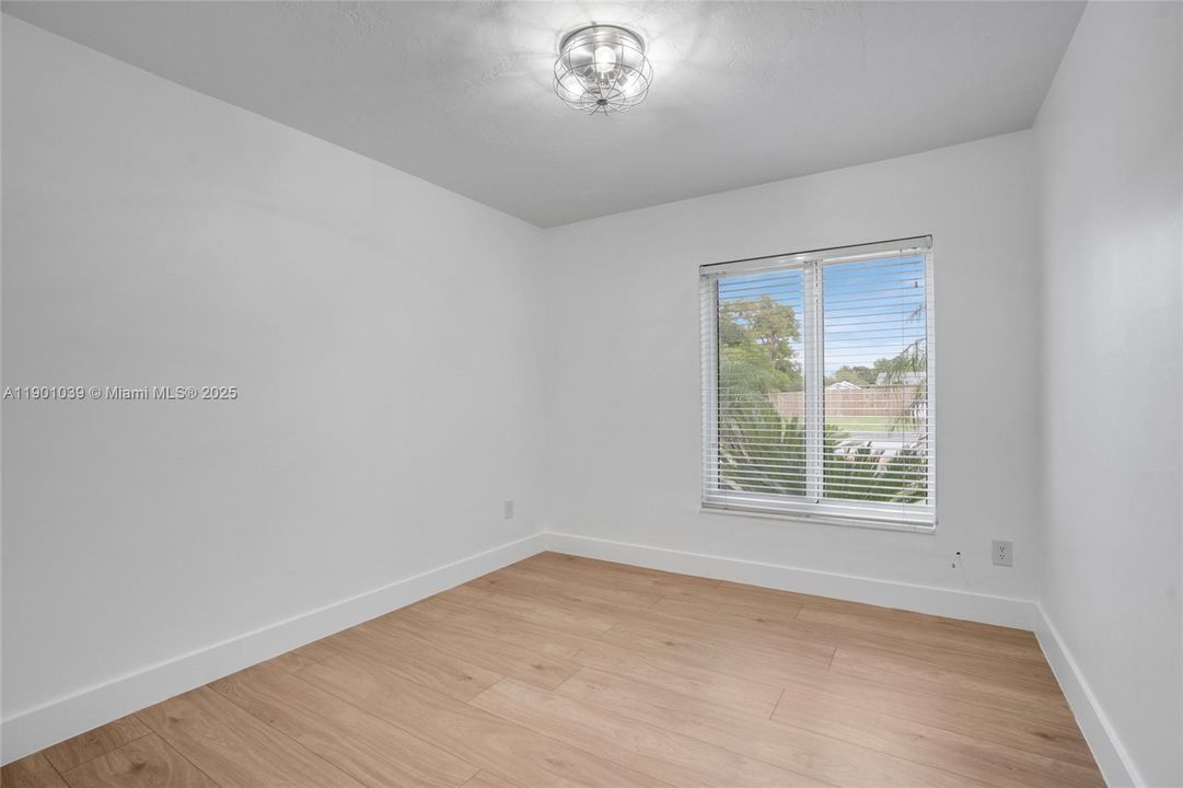 For Rent: $4,950 (4 beds, 3 baths, 1690 Square Feet)