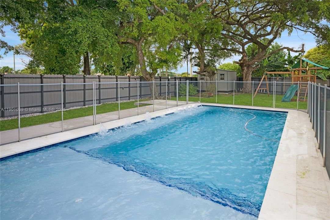 For Rent: $4,950 (4 beds, 3 baths, 1690 Square Feet)