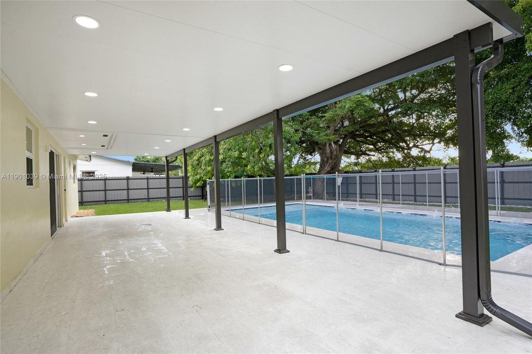 For Rent: $4,950 (4 beds, 3 baths, 1690 Square Feet)