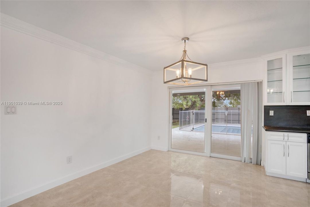 For Rent: $4,950 (4 beds, 3 baths, 1690 Square Feet)