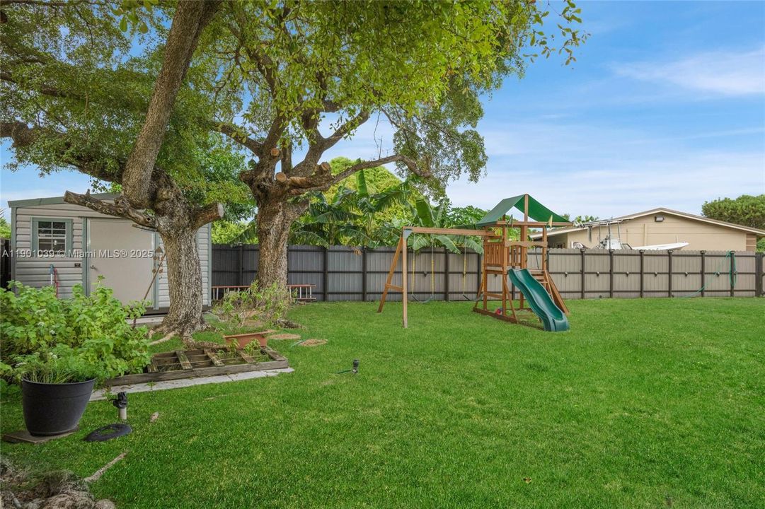 For Rent: $4,950 (4 beds, 3 baths, 1690 Square Feet)