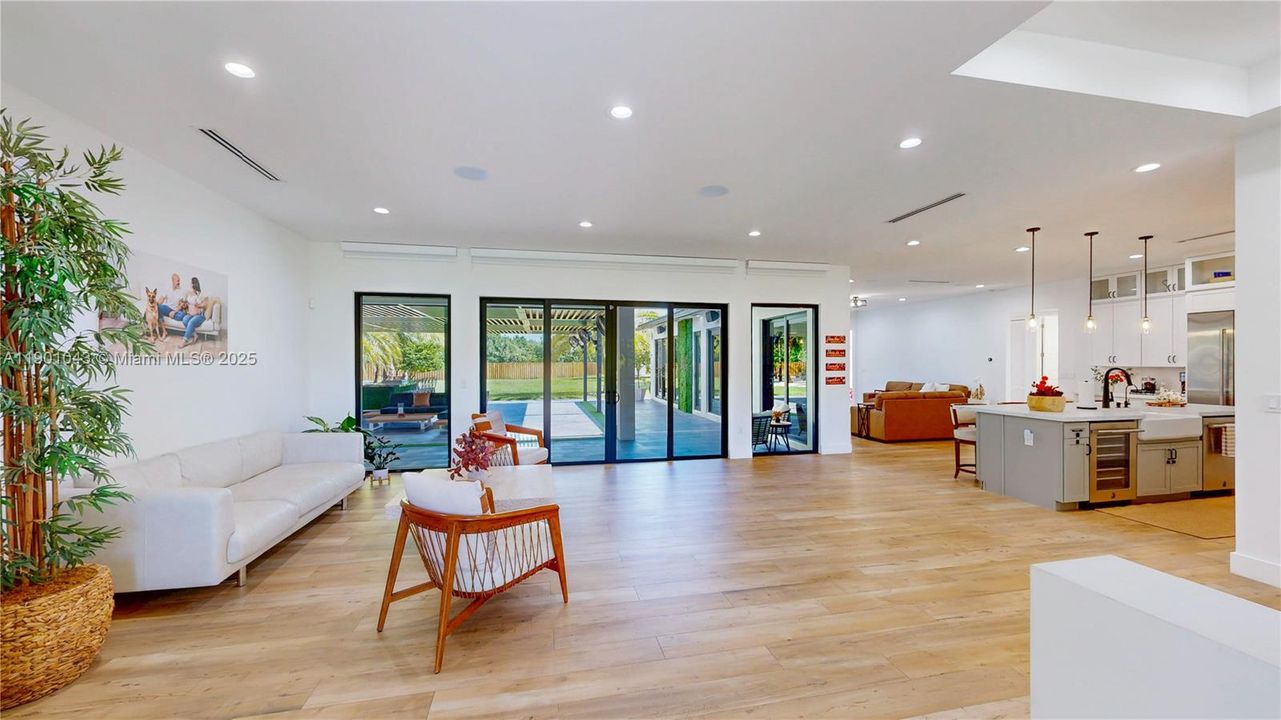 На продажу: $1,690,000 (5 спален, 4 ванн, 3198 Квадратных фут)