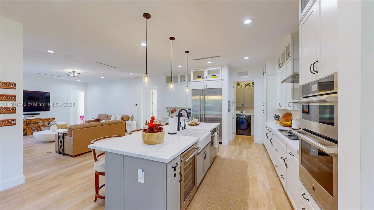 На продажу: $1,690,000 (5 спален, 4 ванн, 3198 Квадратных фут)