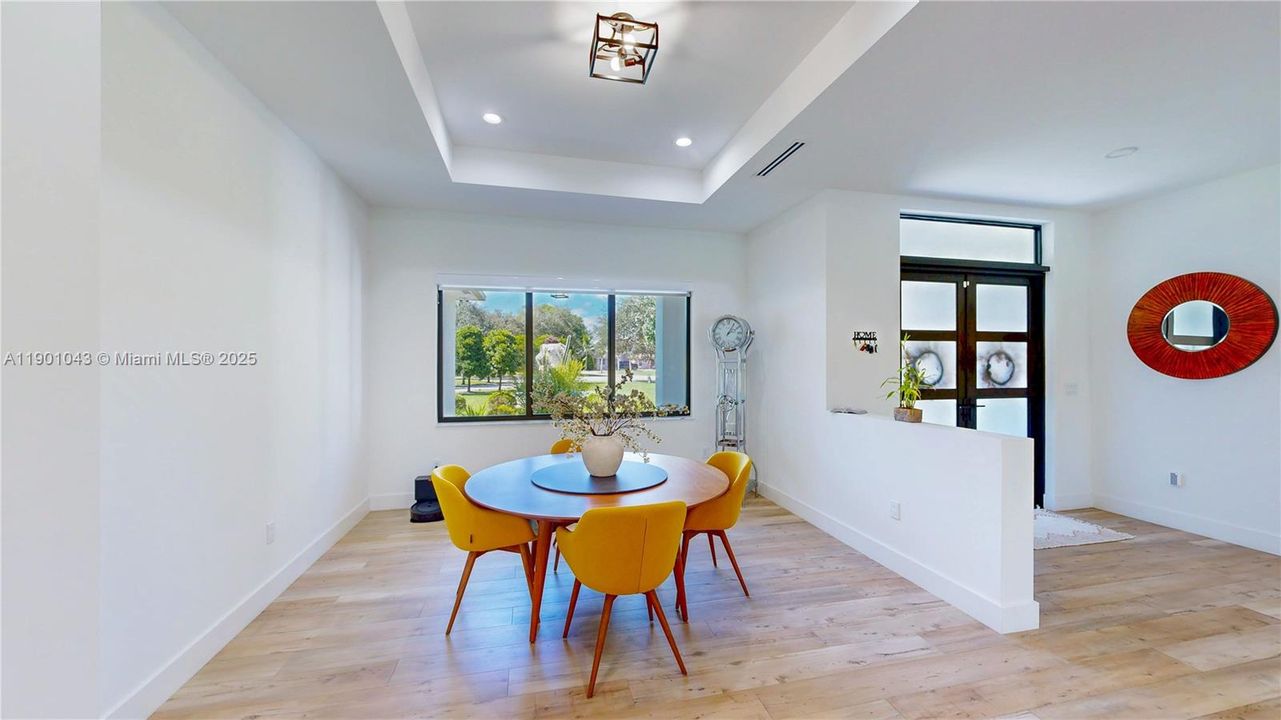 На продажу: $1,690,000 (5 спален, 4 ванн, 3198 Квадратных фут)