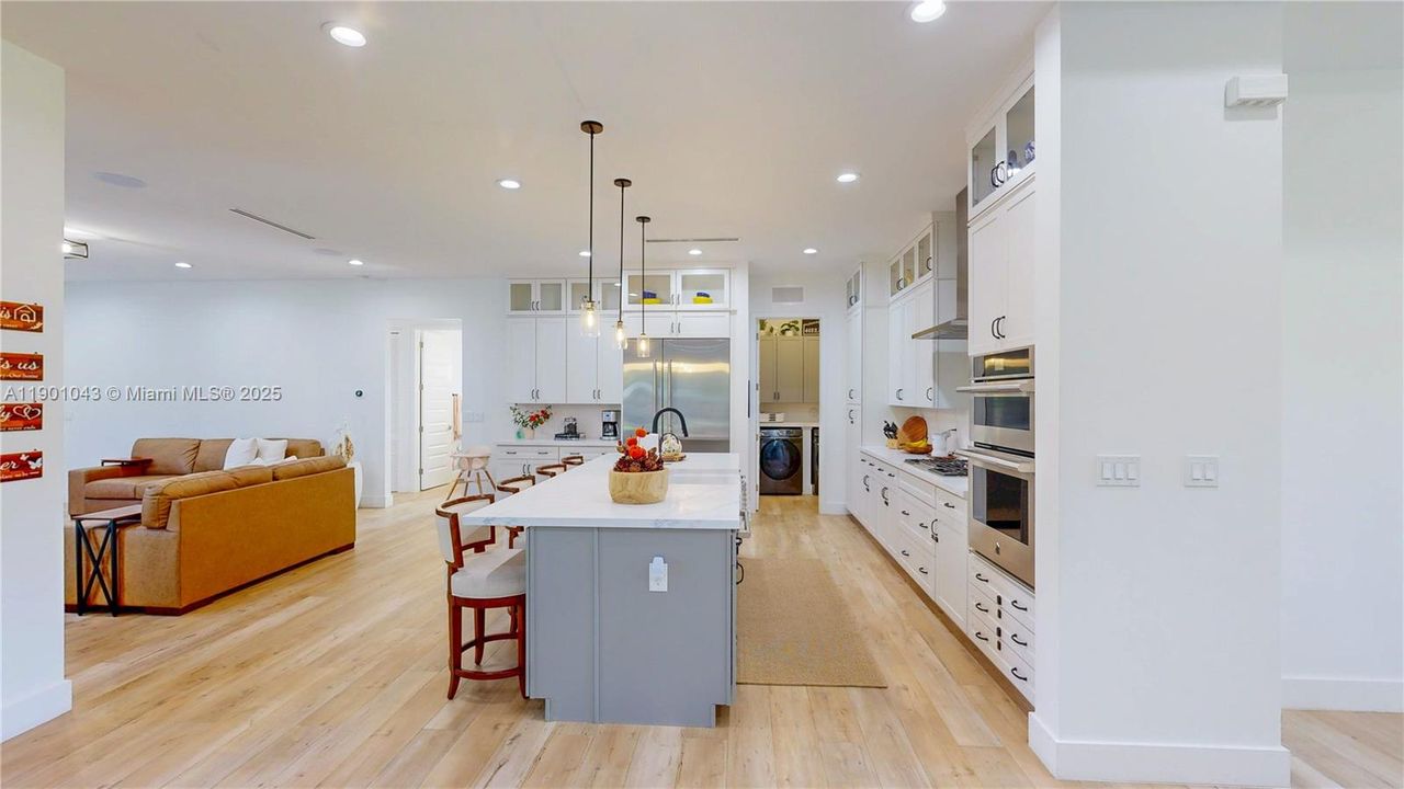 На продажу: $1,690,000 (5 спален, 4 ванн, 3198 Квадратных фут)