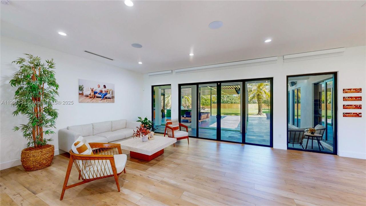 На продажу: $1,690,000 (5 спален, 4 ванн, 3198 Квадратных фут)