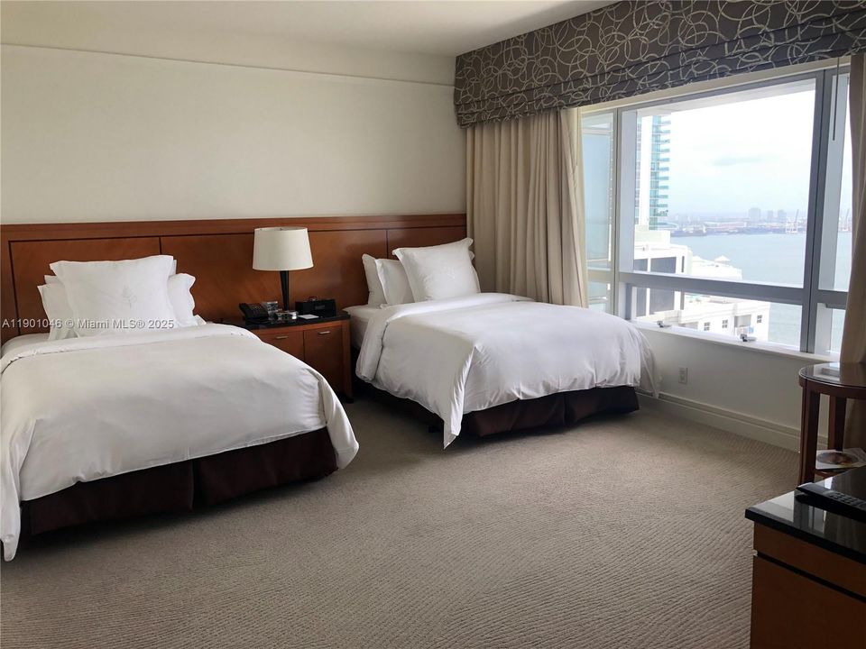 出租: $15,000 (2 贝兹, 2 浴室, 2062 平方英尺)