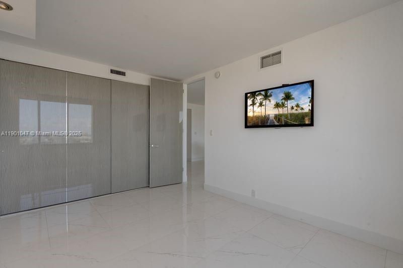 合同活跃: $3,000 (1 贝兹, 1 浴室, 787 平方英尺)