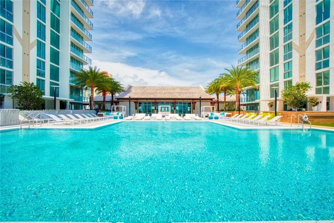 For Rent: $8,000 (3 beds, 3 baths, 1892 Square Feet)