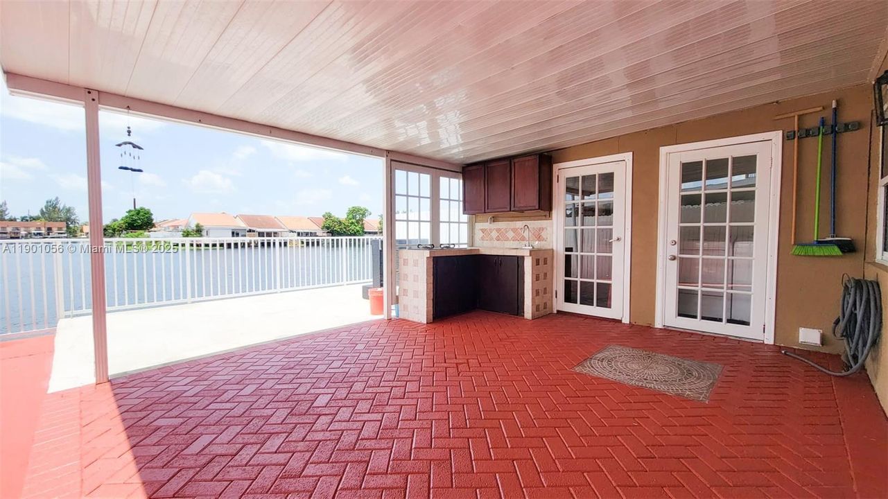 待售: $410,000 (3 贝兹, 2 浴室, 1317 平方英尺)