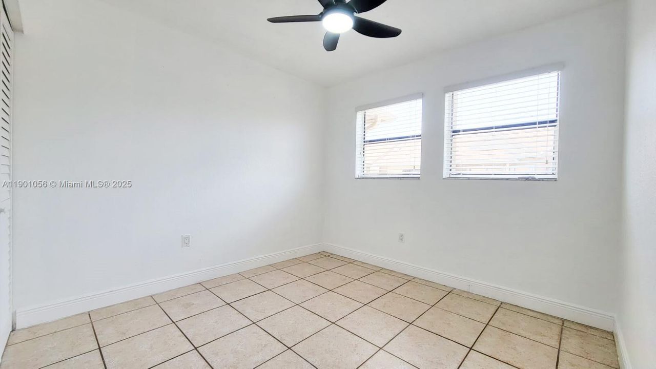 待售: $410,000 (3 贝兹, 2 浴室, 1317 平方英尺)