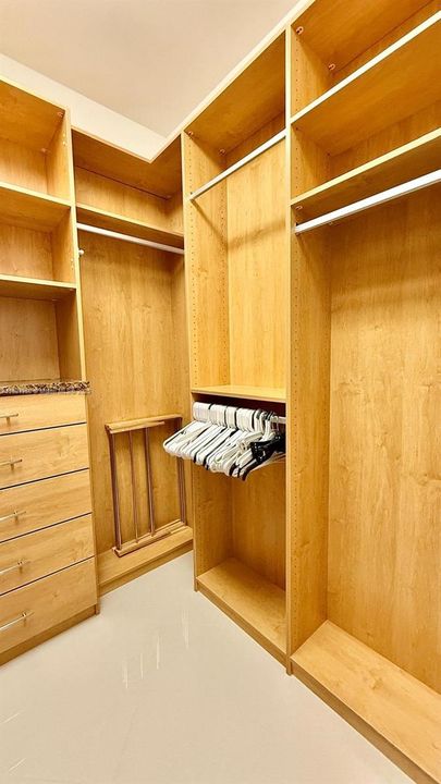 En Renta: $16,500 (3 camas, 3 baños, 2660 Pies cuadrados)