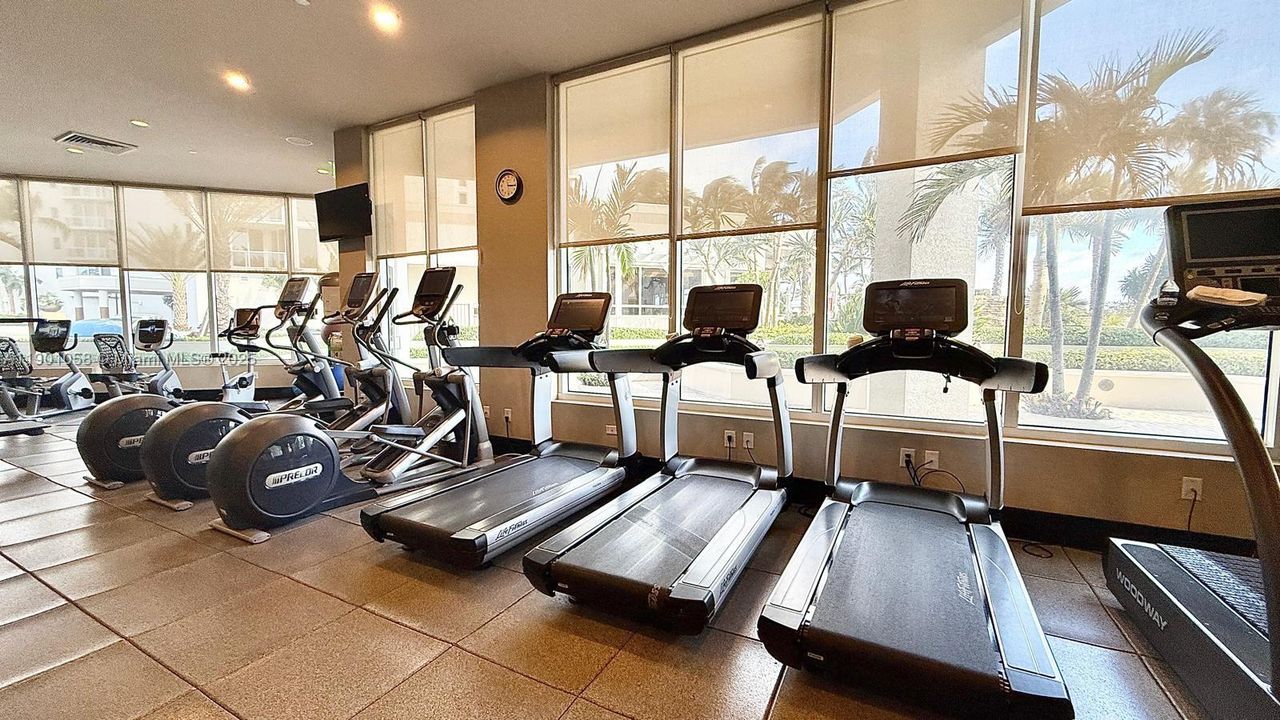 En Renta: $16,500 (3 camas, 3 baños, 2660 Pies cuadrados)