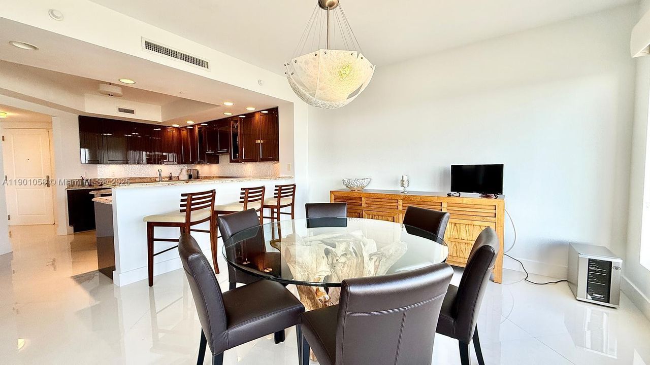 En Renta: $16,500 (3 camas, 3 baños, 2660 Pies cuadrados)