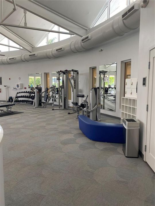 For Rent: $3,000 (2 beds, 2 baths, 1400 Square Feet)