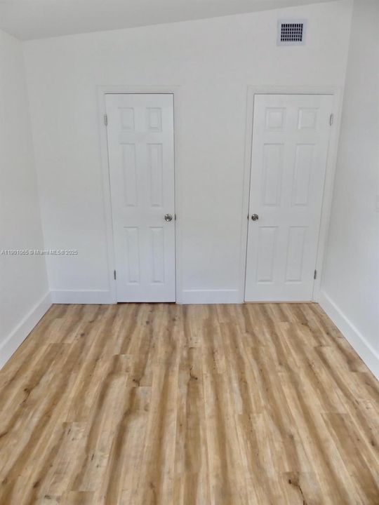 Recently Rented: $2,250 (2 beds, 1 baths, 1289 Square Feet)