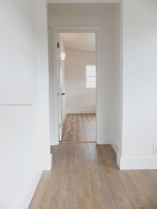 Recently Rented: $2,250 (2 beds, 1 baths, 1289 Square Feet)