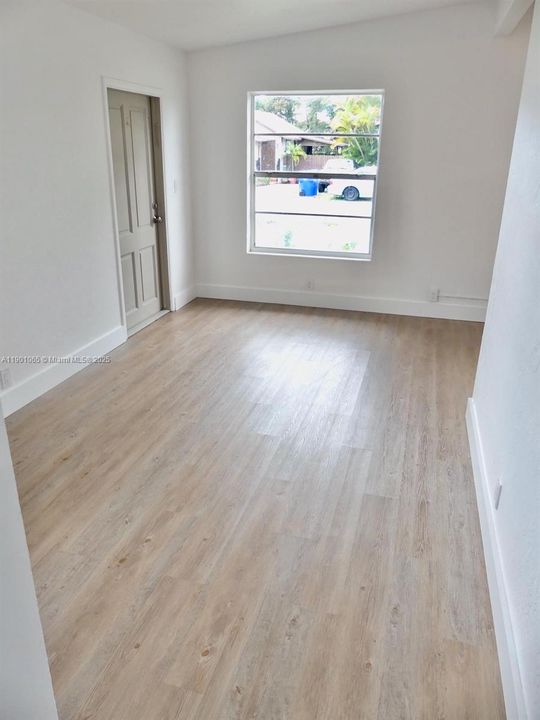Recently Rented: $2,250 (2 beds, 1 baths, 1289 Square Feet)
