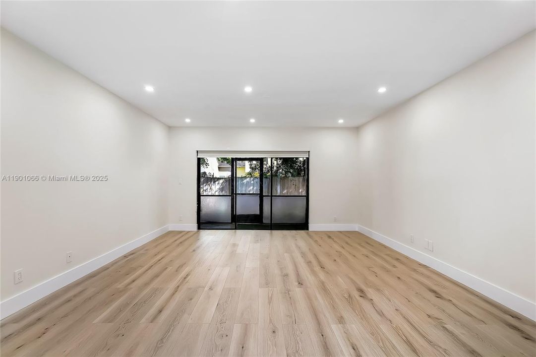 В аренду: $2,999 (2 спален, 2 ванн, 1411 Квадратных фут)