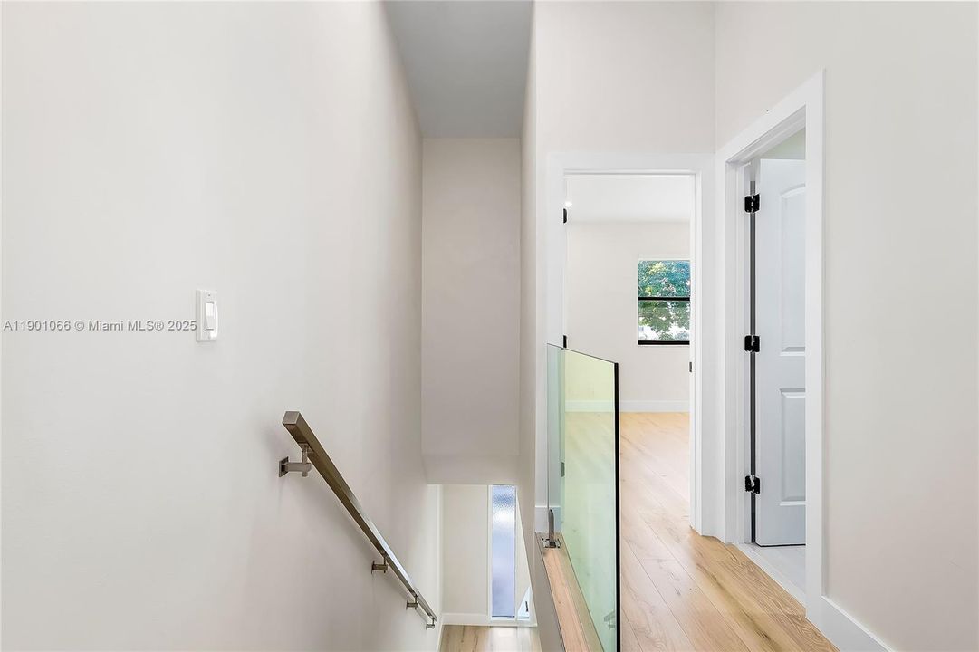 В аренду: $2,999 (2 спален, 2 ванн, 1411 Квадратных фут)