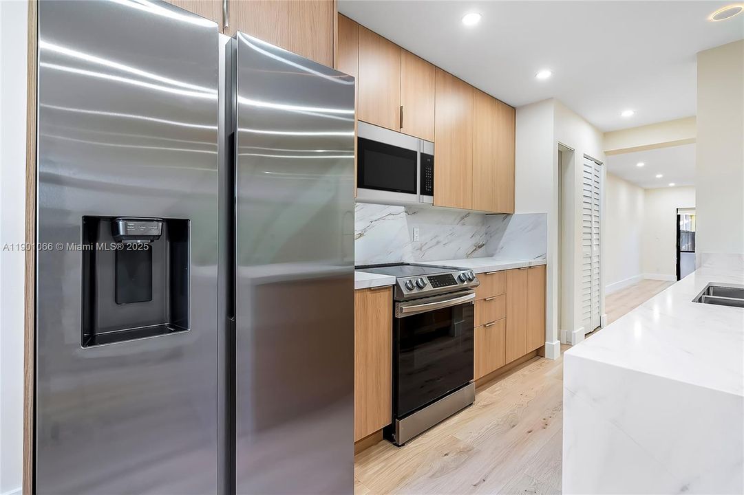 В аренду: $2,999 (2 спален, 2 ванн, 1411 Квадратных фут)