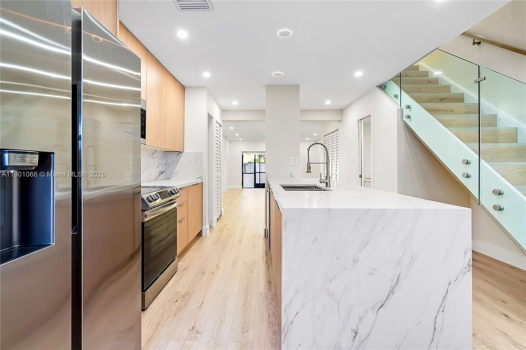 В аренду: $2,999 (2 спален, 2 ванн, 1411 Квадратных фут)