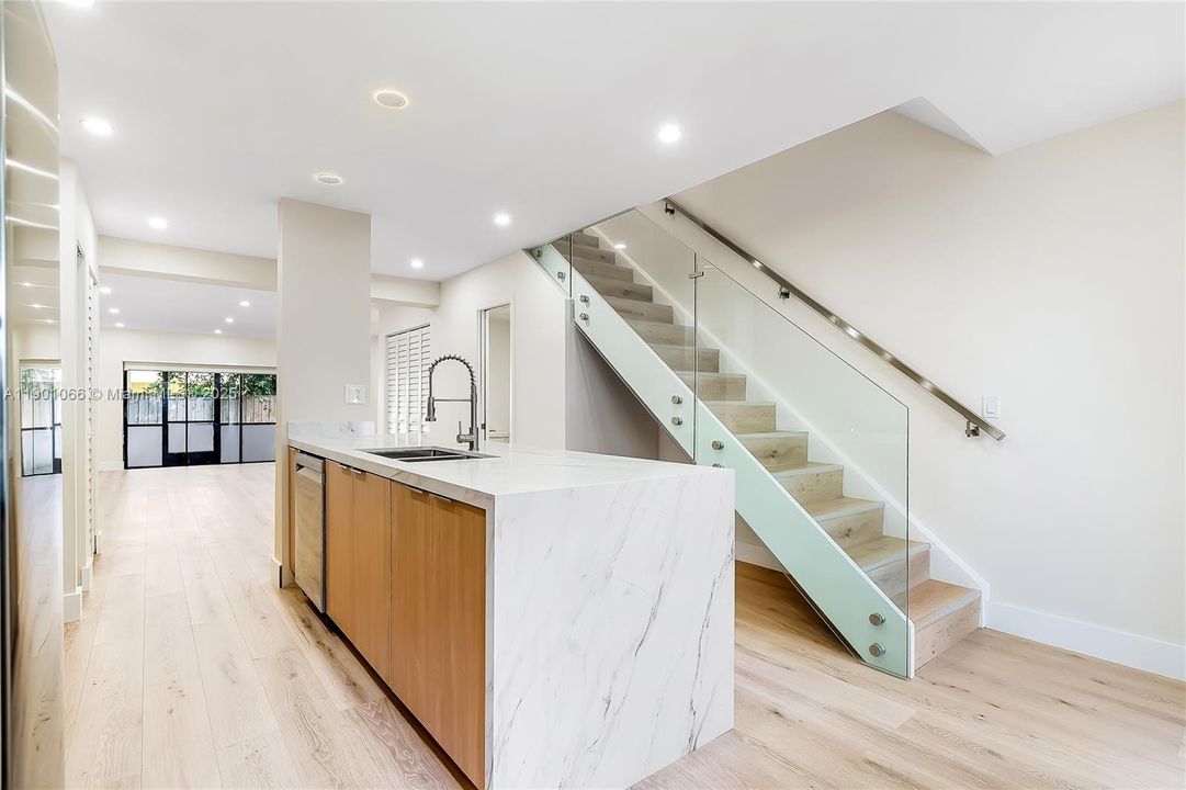 В аренду: $2,999 (2 спален, 2 ванн, 1411 Квадратных фут)