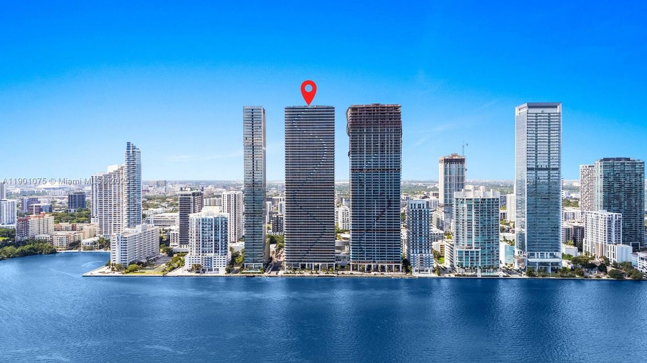 For Sale: $1,175,000 (1 beds, 2 baths, 1059 Square Feet)