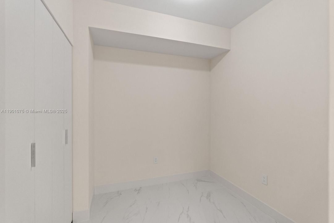 For Sale: $1,175,000 (1 beds, 2 baths, 1059 Square Feet)