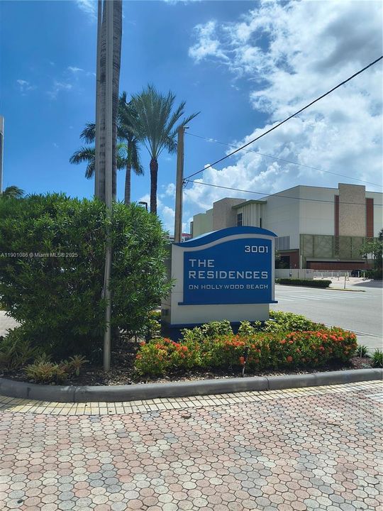 Recently Rented: $2,375 (1 beds, 1 baths, 816 Square Feet)