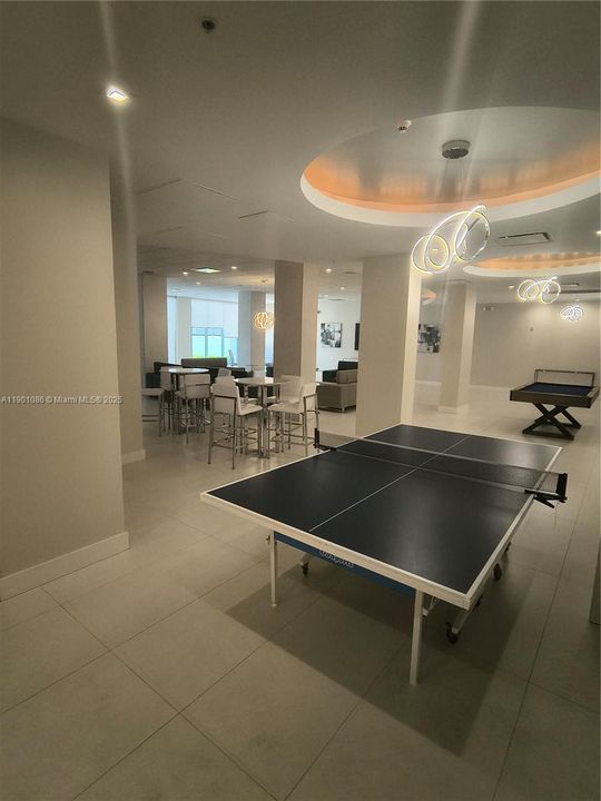 Recently Rented: $2,375 (1 beds, 1 baths, 816 Square Feet)