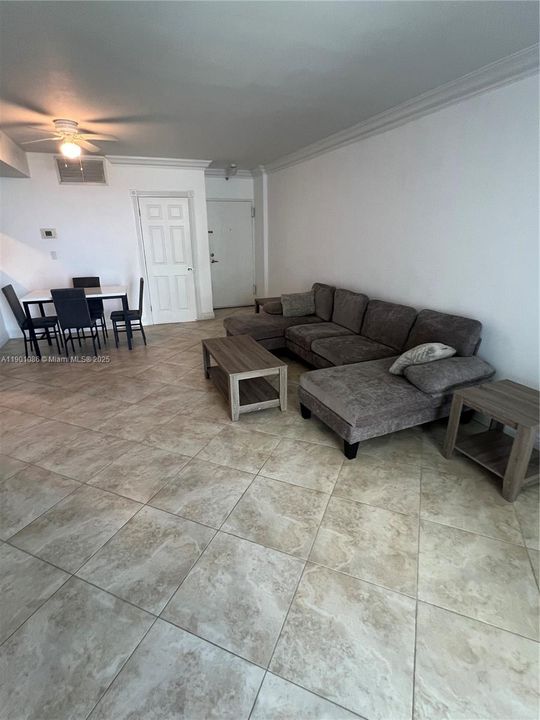 Recently Rented: $2,375 (1 beds, 1 baths, 816 Square Feet)