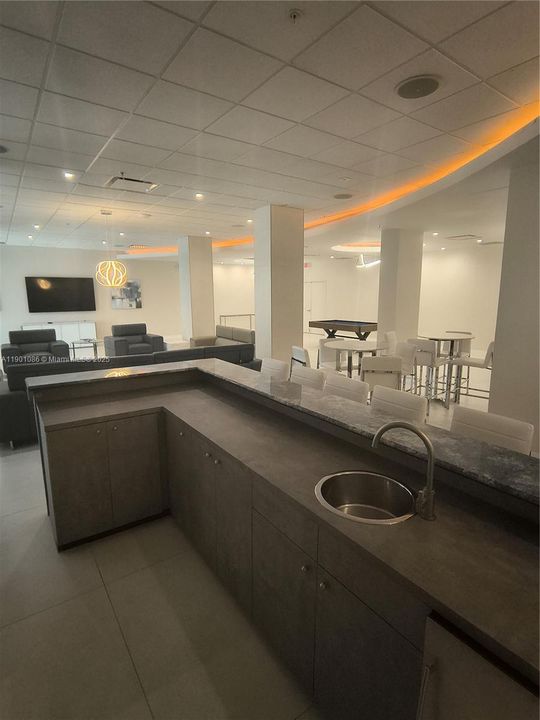 Recently Rented: $2,375 (1 beds, 1 baths, 816 Square Feet)