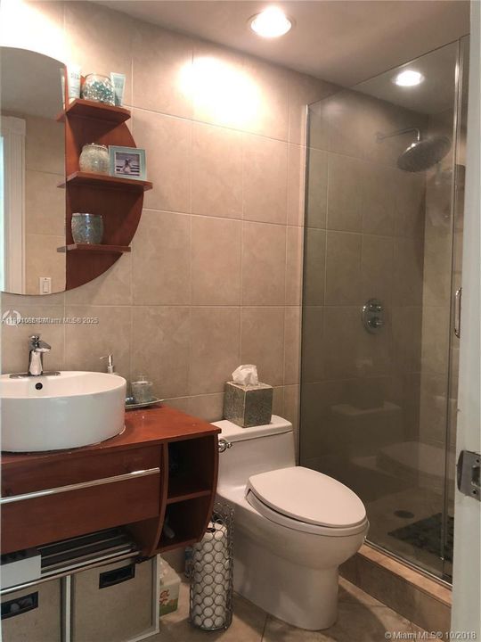 Recently Rented: $2,375 (1 beds, 1 baths, 816 Square Feet)