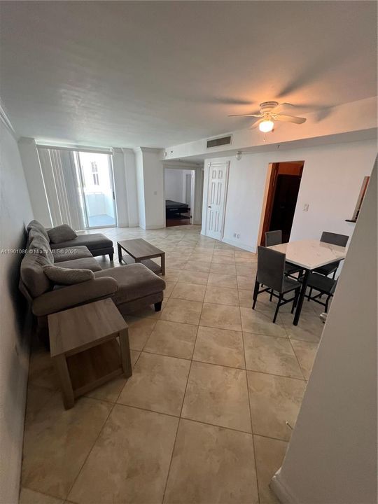 Recently Rented: $2,375 (1 beds, 1 baths, 816 Square Feet)