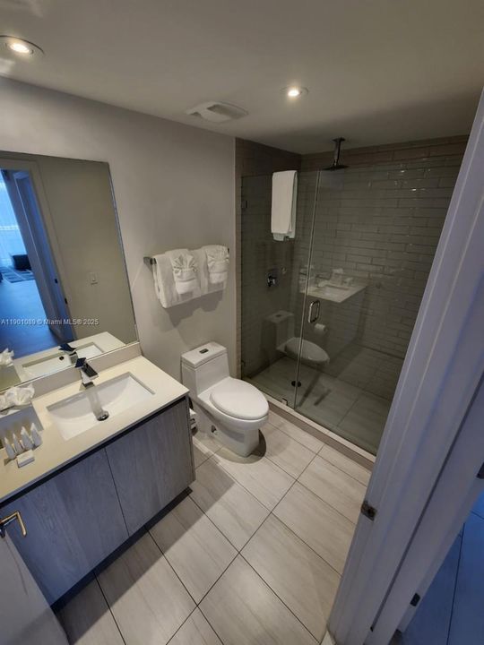 For Sale: $849,000 (2 beds, 2 baths, 1060 Square Feet)