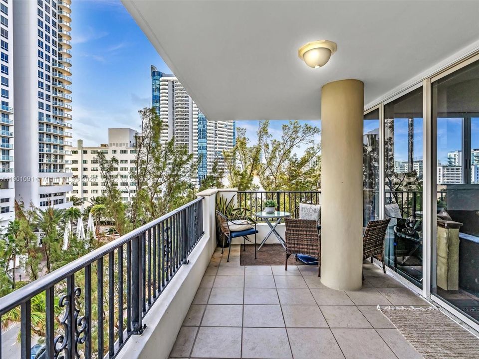 For Rent: $4,200 (2 beds, 2 baths, 1330 Square Feet)