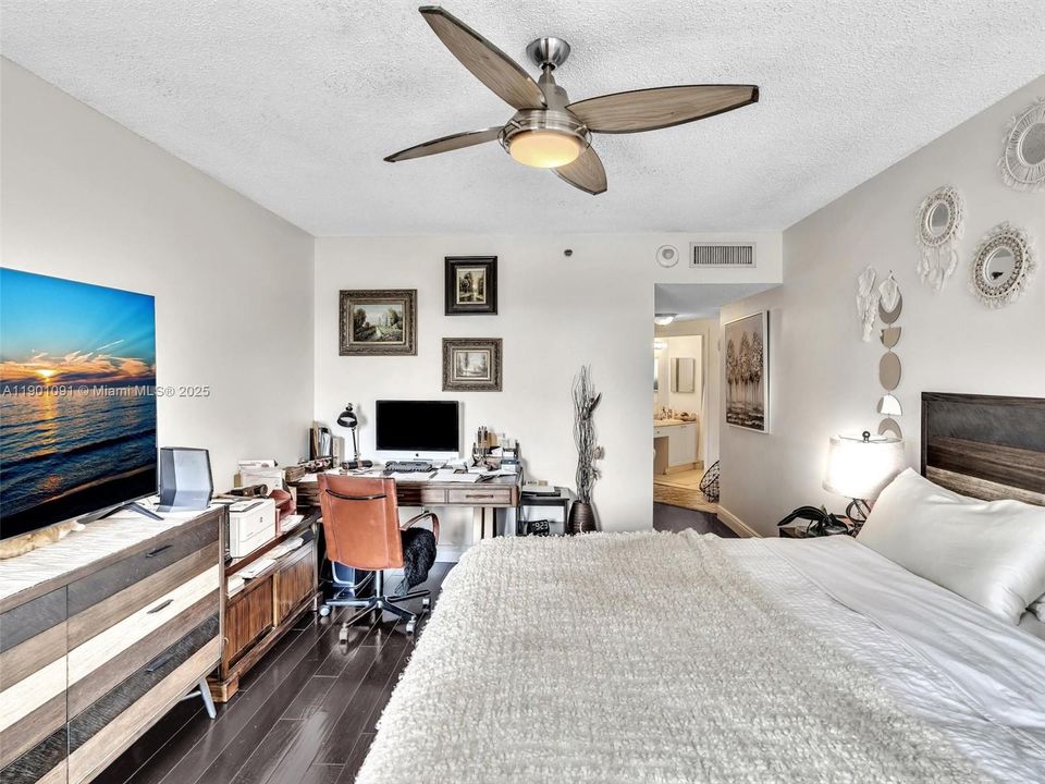 For Rent: $4,200 (2 beds, 2 baths, 1330 Square Feet)